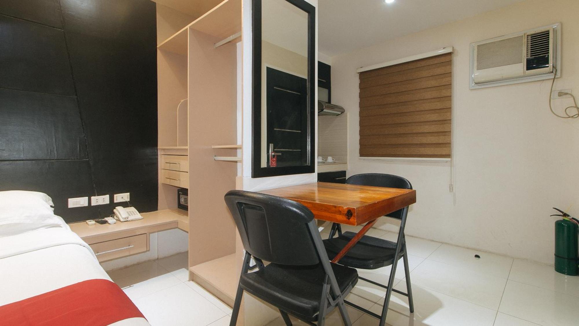 Reddoorz At Grand Apartelle Hernan Cortes Cebu Ngoại thất bức ảnh