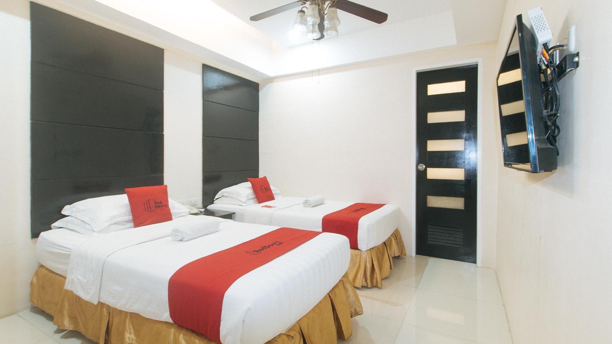 Reddoorz At Grand Apartelle Hernan Cortes Cebu Ngoại thất bức ảnh