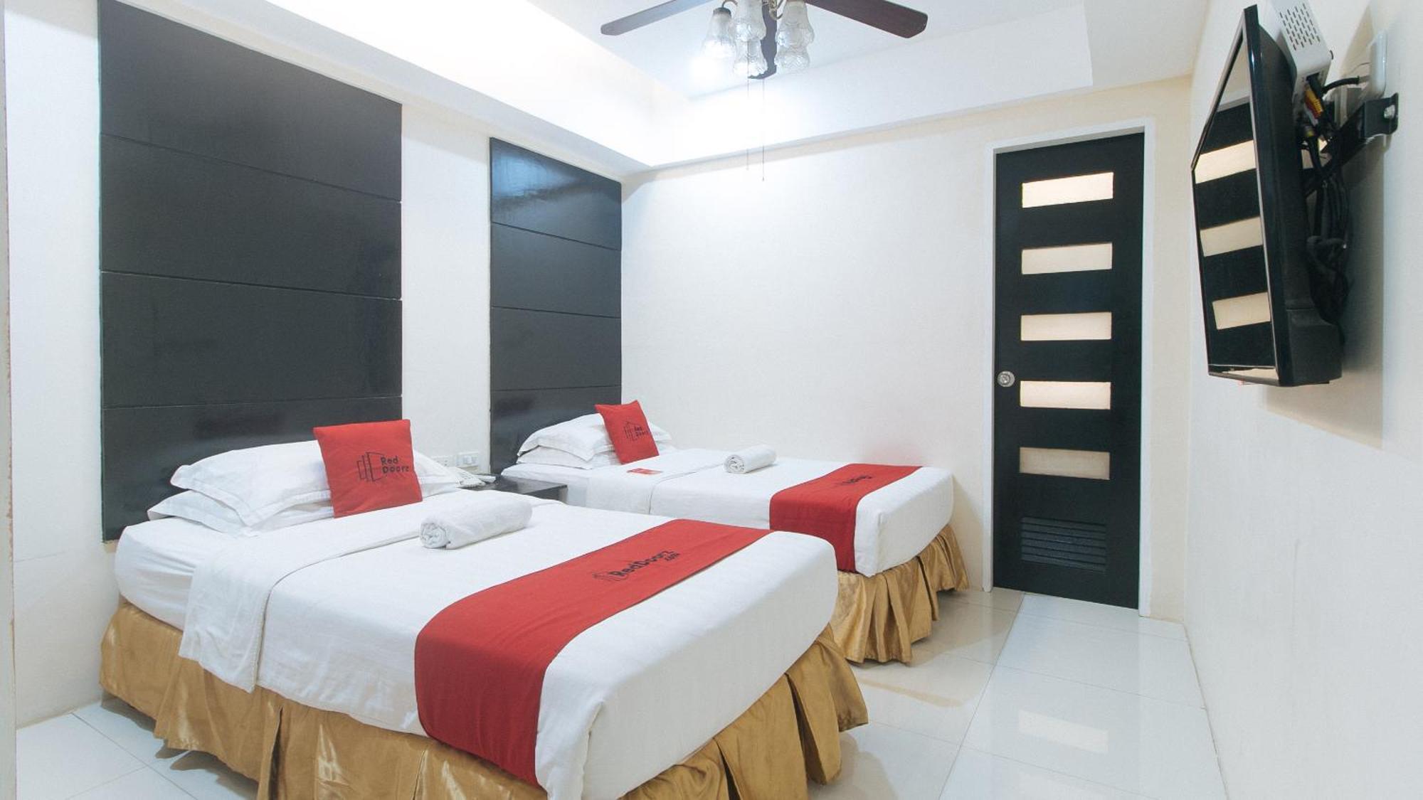 Reddoorz At Grand Apartelle Hernan Cortes Cebu Ngoại thất bức ảnh