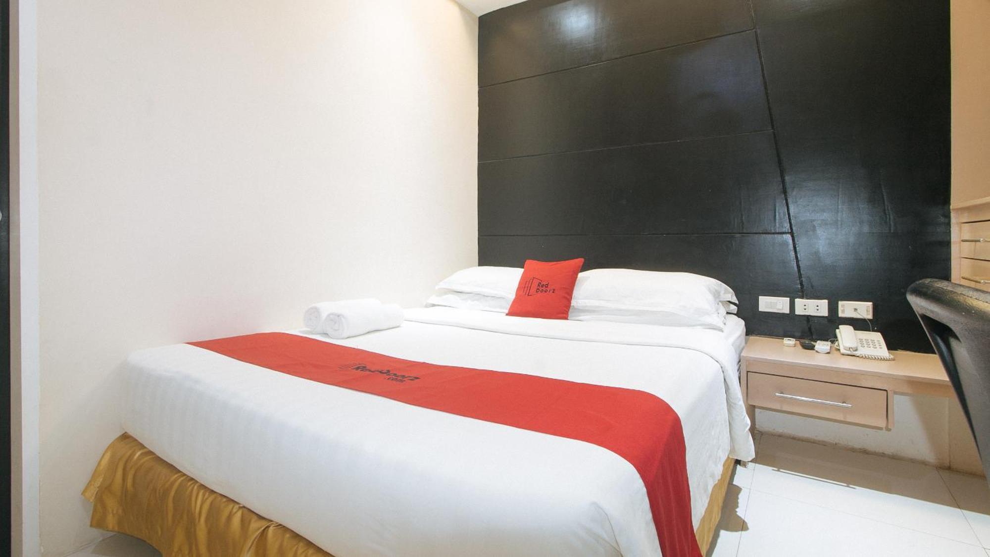 Reddoorz At Grand Apartelle Hernan Cortes Cebu Ngoại thất bức ảnh